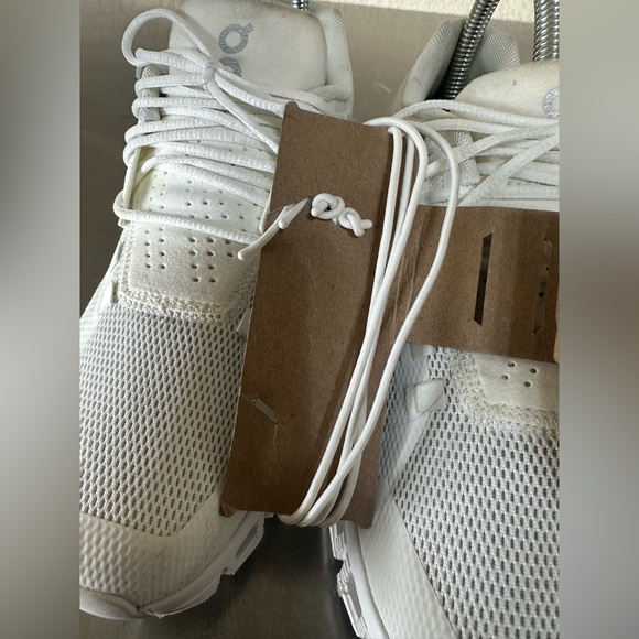 ON Running Shoes - Picture 9 of 10